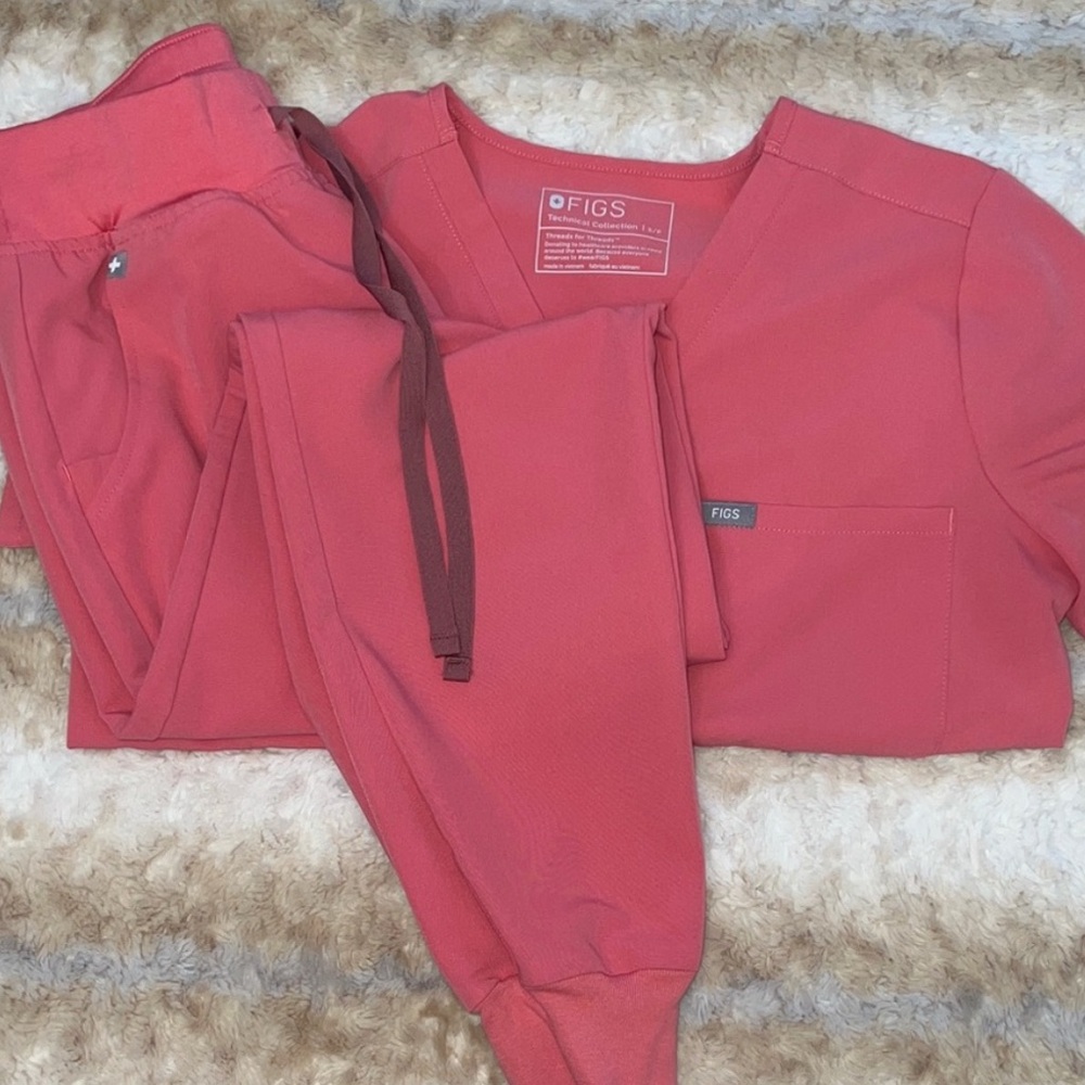 Figs Women's Desert Rose  Set